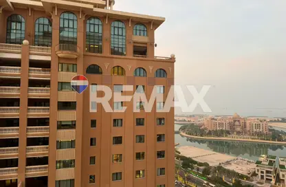 Apartment - 2 Bedrooms - 3 Bathrooms for rent in West Porto Drive - Porto Arabia - The Pearl Island - Doha