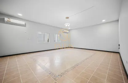Apartment - 3 Bedrooms - 3 Bathrooms for rent in Old Airport Road - Doha