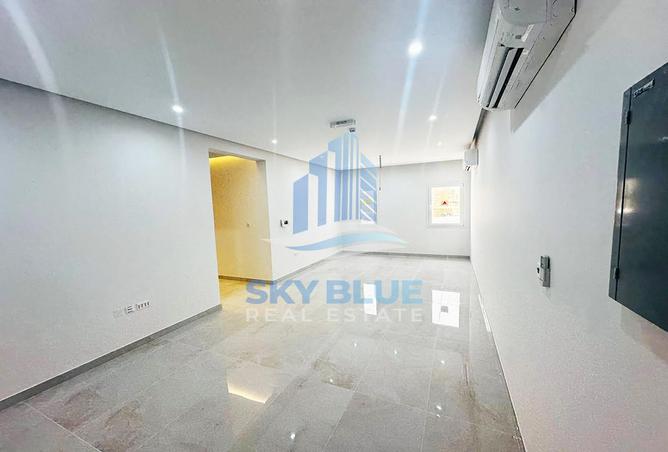 902067 - Property Image 2