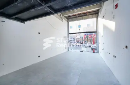 Shop - Studio - 1 Bathroom for rent in Bu Hamour Street - Abu Hamour - Doha