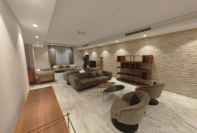 987529 - Property Image 2