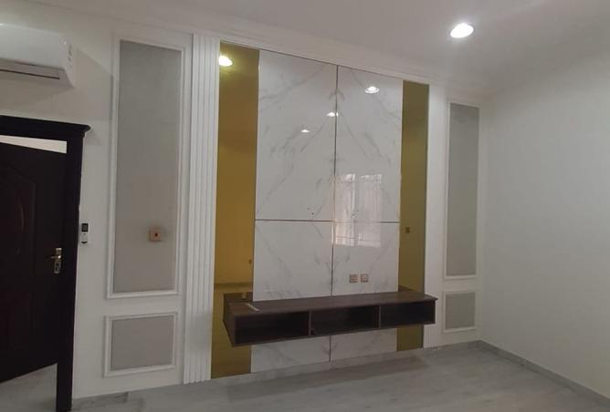 1009985 - Property Image 2