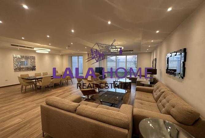 992596 - Property Image 2