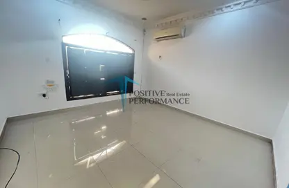 Apartment - Studio - 1 Bathroom for rent in Al Aziziyah - Al Aziziyah - Doha