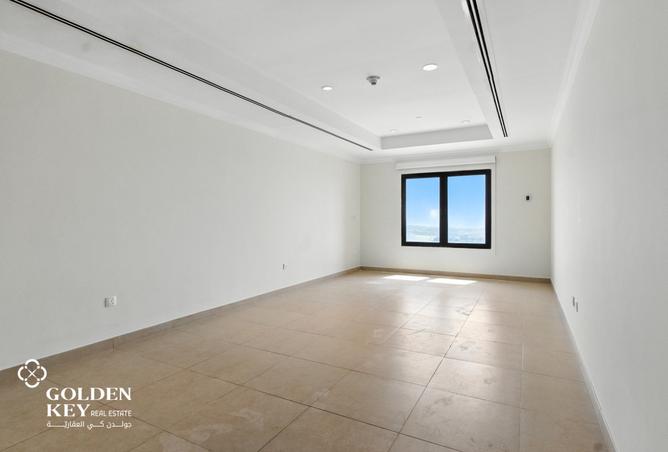 982640 - Property Image 2