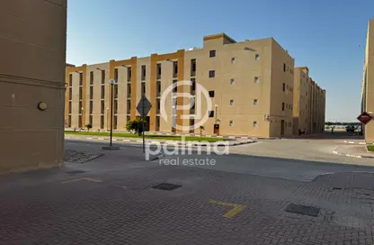 سكن عمال - استوديو - 8 حمامات للايجار في بروة البراحة - المنطقة الصناعية - الدوحة