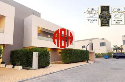 مجمع سكني - 3 غرف نوم - 4 حمامات للايجار في شارع الجامعه - المرخية - الدوحة