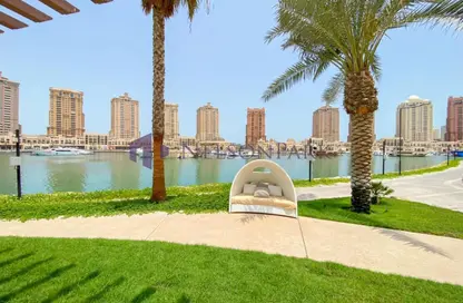 تاون هاوس - 2 غرف نوم - 3 حمامات للايجار في The St. Regis Marsa Arabia Island - Marsa Arabia - جزيرة اللؤلؤة - الدوحة