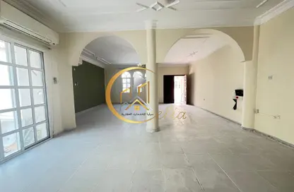 Villa - Studio - 4 Bathrooms for rent in Al Hamraa Street - Al Thumama - Doha