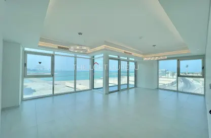 Apartment - 2 Bedrooms - 4 Bathrooms for sale in Gewan Island - The Pearl Island - Doha