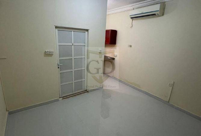 987912 - Property Image 2