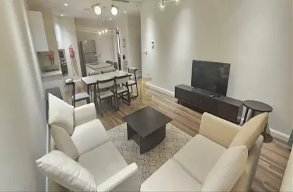 Apartment - 1 Bedroom - 2 Bathrooms for rent in The Garden - Floresta Gardens - The Pearl Island - Doha