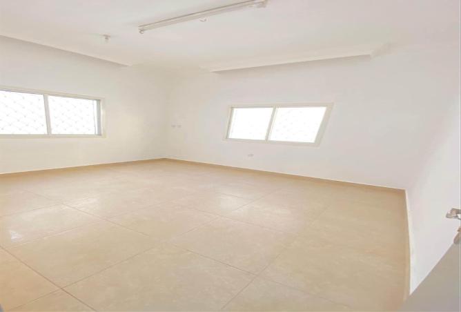 987205 - Property Image 3