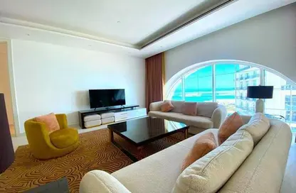 Penthouse - 3 Bedrooms - 4 Bathrooms for rent in Floresta Gardens - Floresta Gardens - The Pearl Island - Doha
