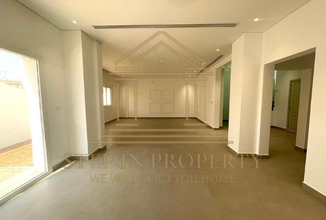 932778 - Property Image 3