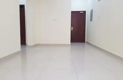 Apartment - 2 Bedrooms - 1 Bathroom for rent in Bin Omran - Fereej Bin Omran - Doha