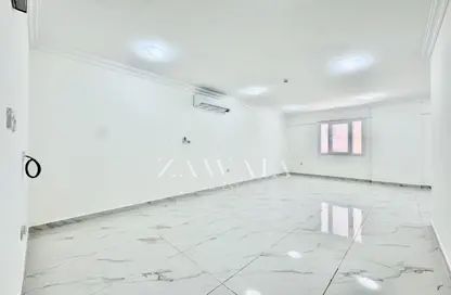 Apartment - 2 Bedrooms - 3 Bathrooms for rent in Bin Omran 35 - Fereej Bin Omran - Doha