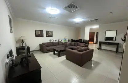 Living Room image for: Apartment - 3 Bedrooms - 3 Bathrooms for rent in Al Muntazah Street - Al Muntazah - Doha, Image 1