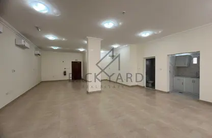 Office Space - Studio - 2 Bathrooms for rent in Al Kharaitiyat - Al Kharaitiyat - Al Kharaitiyat - Umm Salal Mohammed