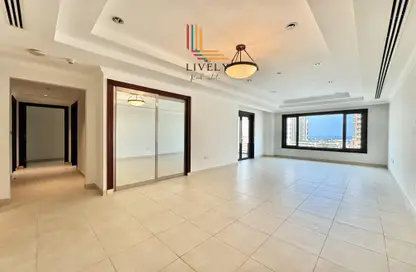 Apartment - 2 Bedrooms - 3 Bathrooms for rent in Tower 7 (Ferrari Tower) - Porto Arabia - The Pearl Island - Doha