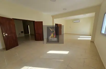 Apartment - 3 Bedrooms - 3 Bathrooms for rent in Fereej Kulaib - Doha