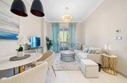 Apartment - 1 Bedroom - 2 Bathrooms for sale in Viva East - Viva Bahriyah - The Pearl Island - Doha