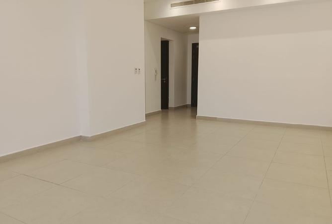 960265 - Property Image 2