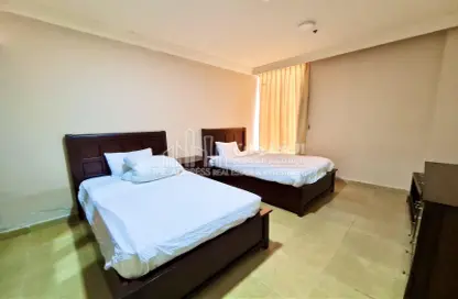 Apartment - 2 Bedrooms - 2 Bathrooms for rent in Al Morouj Inn Hotel - Corniche Road - Corniche Road - Doha