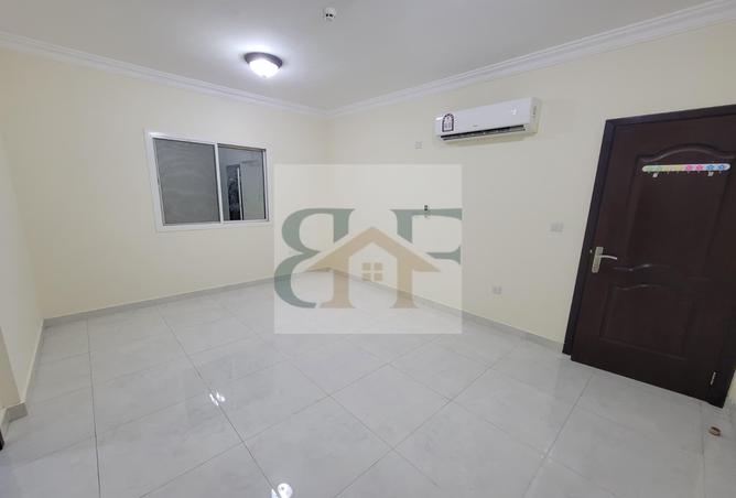 953230 - Property Image 2