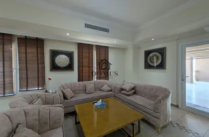 Apartment - 3 Bedrooms - 4 Bathrooms for rent in Porto Arabia - The Pearl Island - Doha