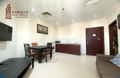 Apartment - 1 Bedroom - 2 Bathrooms for rent in Umm Ghuwalina - Umm Ghuwailina - Doha
