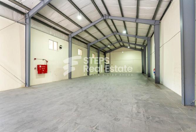 942749 - Property Image 2