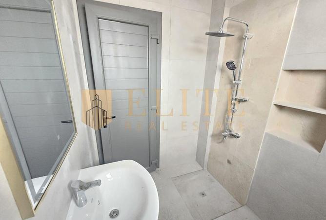 990221 - Property Image 3