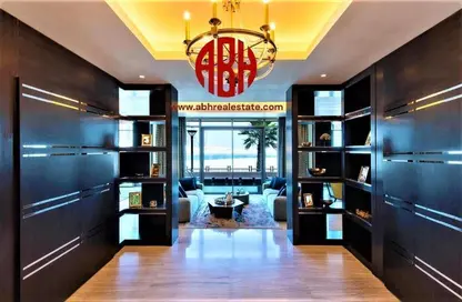 Villa - 5 Bedrooms - 5 Bathrooms for rent in Abraj Bay - Abraj Quartiers - The Pearl Island - Doha