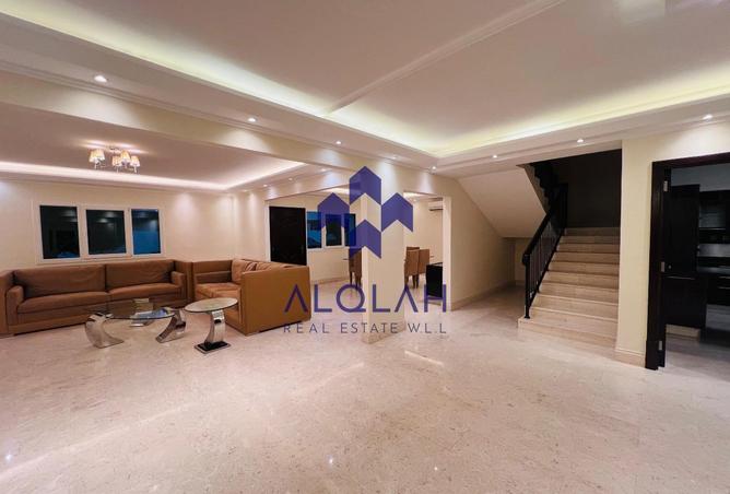 929344 - Property Image 3