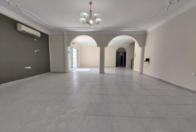 954020 - Property Image 2