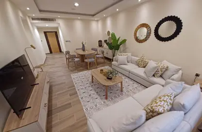 Apartment - 2 Bedrooms - 2 Bathrooms for rent in Fereej Bin Mahmoud South - Fereej Bin Mahmoud - Doha