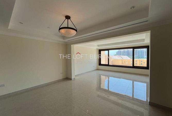 906136 - Property Image 2