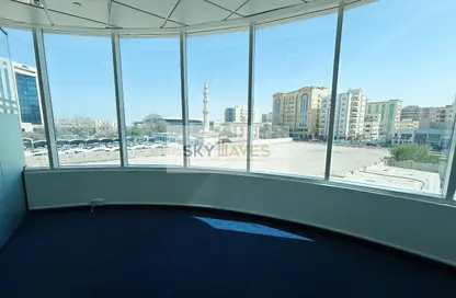 مساحات مكتبية - استوديو - 2 حمامات للايجار في شقق مساكن المطار القديم - طريق المطار القديم - الدوحة