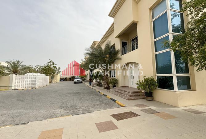 Apartment - 4 Bedrooms - 4 Bathrooms for rent in Al Duhail South - Al Duhail - Doha