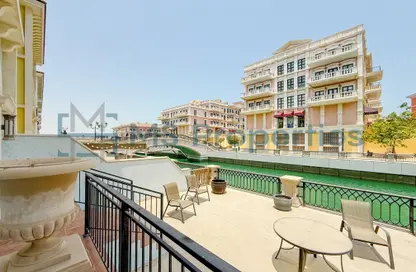 Townhouse - 3 Bedrooms - 4 Bathrooms for rent in Carnaval - Qanat Quartier - The Pearl Island - Doha