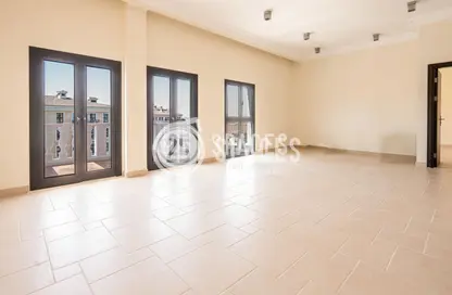 Apartment - 3 Bedrooms - 4 Bathrooms for rent in Carnaval - Qanat Quartier - The Pearl Island - Doha