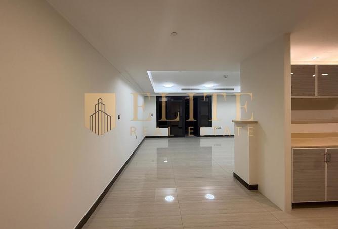 967585 - Property Image 3