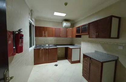Apartment - 2 Bedrooms - 1 Bathroom for rent in Fereej Bin Mahmoud North - Fereej Bin Mahmoud - Doha
