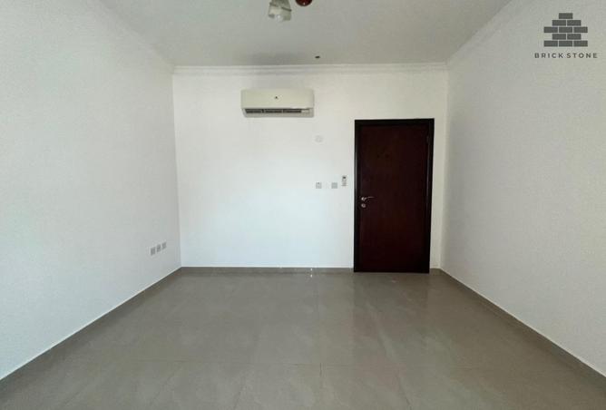 975635 - Property Image 3