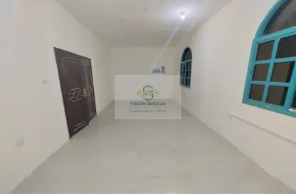 شقة - 3 غرف نوم - 2 حمامات للايجار في شارع المطار القديم - طريق المطار القديم - الدوحة