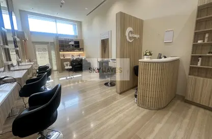 Shop - Studio - 2 Bathrooms for rent in Ramada Commercial Building - Al Rawabi Street - Al Muntazah - Doha