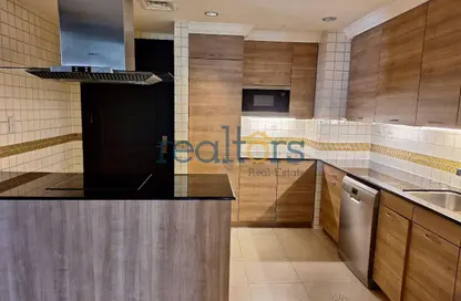 Apartment - 3 Bedrooms - 3 Bathrooms for rent in Tower 6 - Porto Arabia - The Pearl Island - Doha