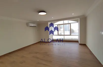 Villa - 4 Bedrooms - 5 Bathrooms for rent in Al Maamoura - Al Maamoura - Doha