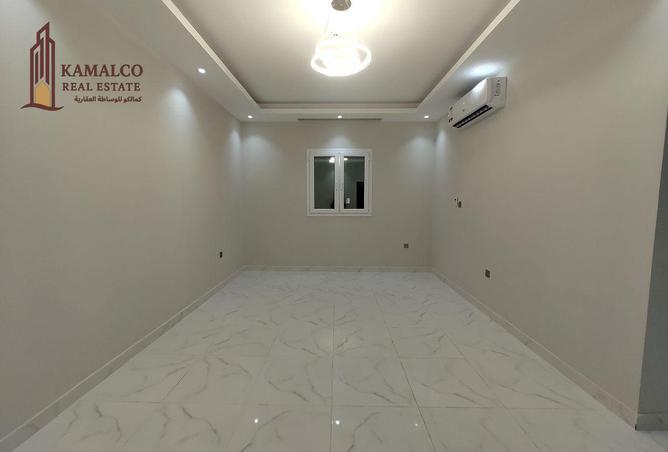 933679 - Property Image 2